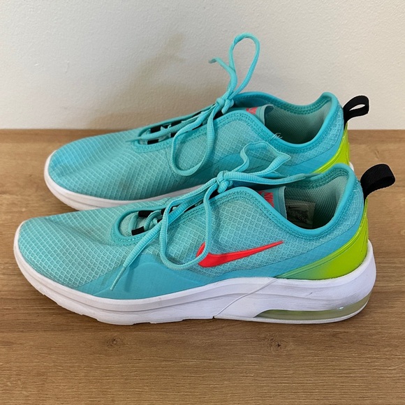 EUC Nike Air Max Motion 2 Aurora Green and Blue Sneakers - Picture 3 of 6